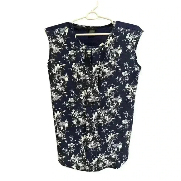 Ann Taylor navy and white floral tank top, EUC, Size XS​​​​​​​​ - Picture 1 of 6